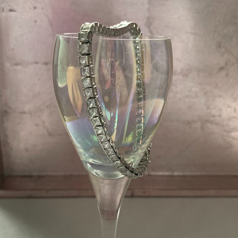 Tennis bracelet